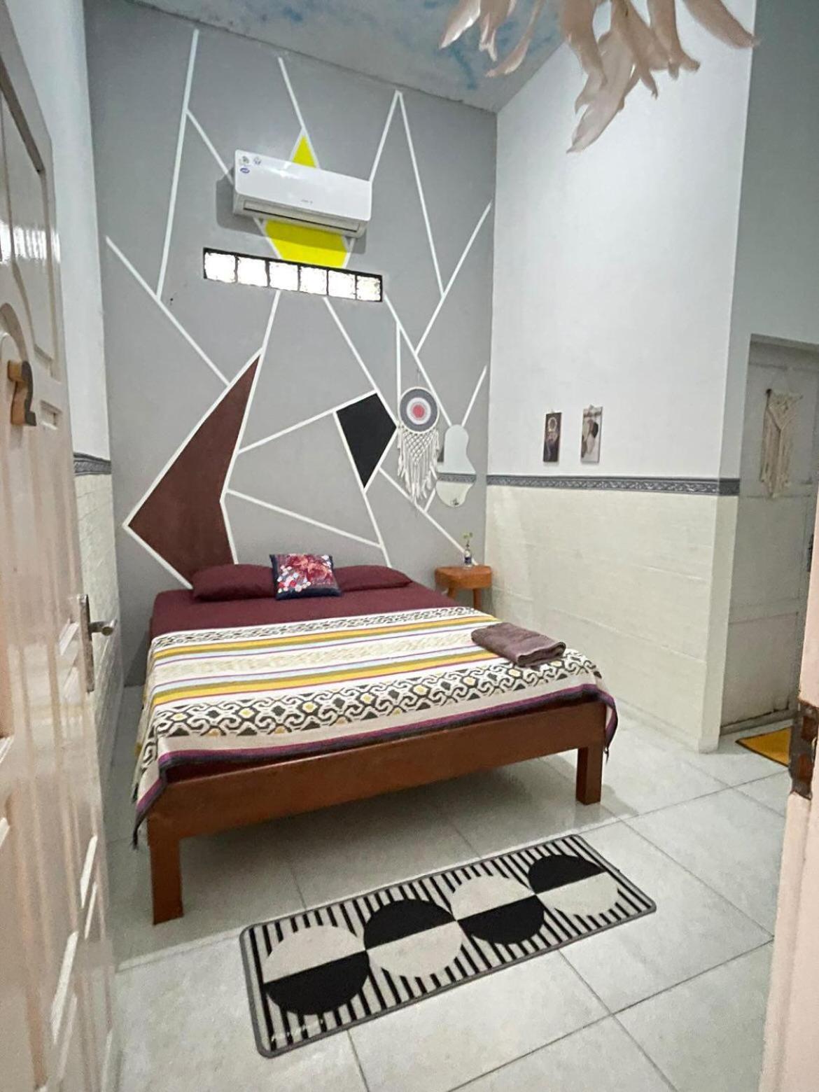 Loyal Friend Hostel Karimunjawa Esterno foto